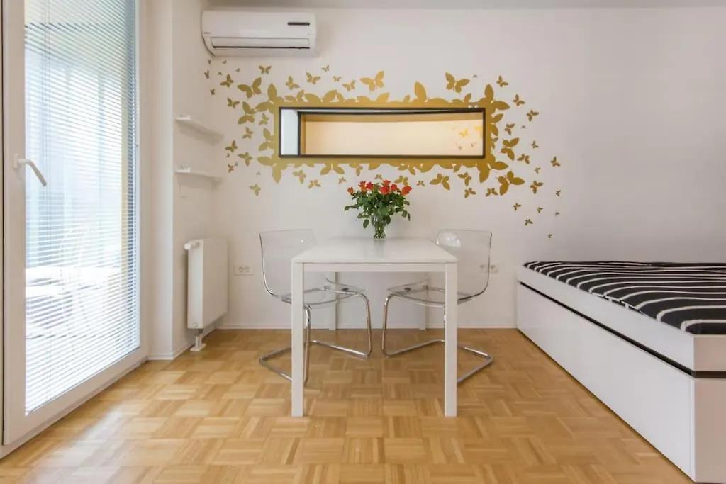 Apartment Gorgeous Central Flat With Garage Ljubljana