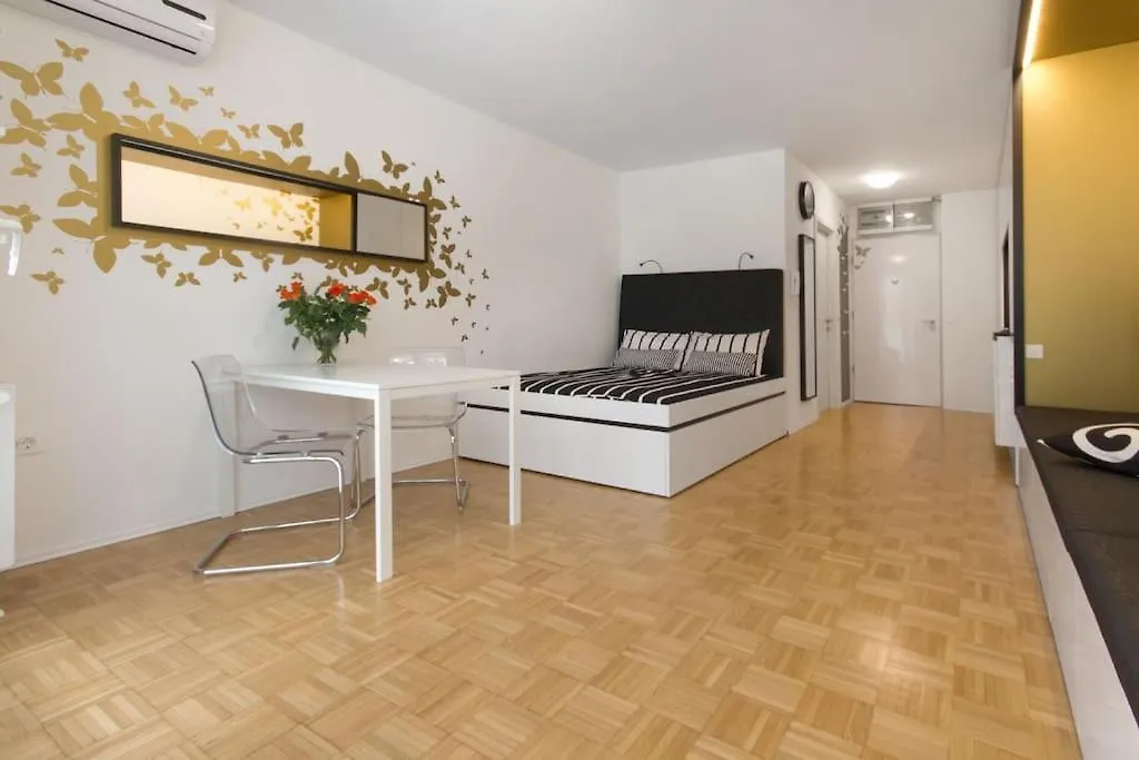 Gorgeous Central Flat With Garage Ljubljana Apartment